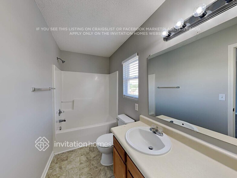 Building Photo - 1136 Tellis Dr