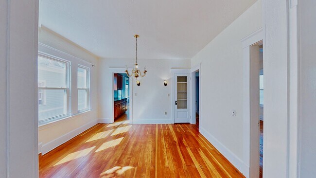 Building Photo - [In-Unit Laundry; Garden] Townhouse-Style Living, with Historical Details & Parking!