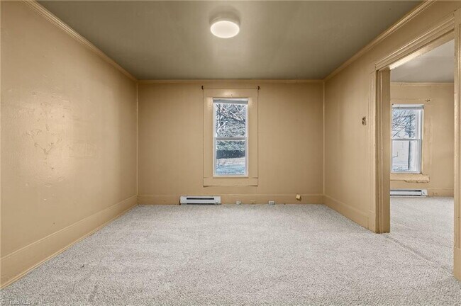 Building Photo - "Charming 3-Bedroom Home in the Heart of Winston-Salem-Pets Welcome Housing Vouchers Accepted!