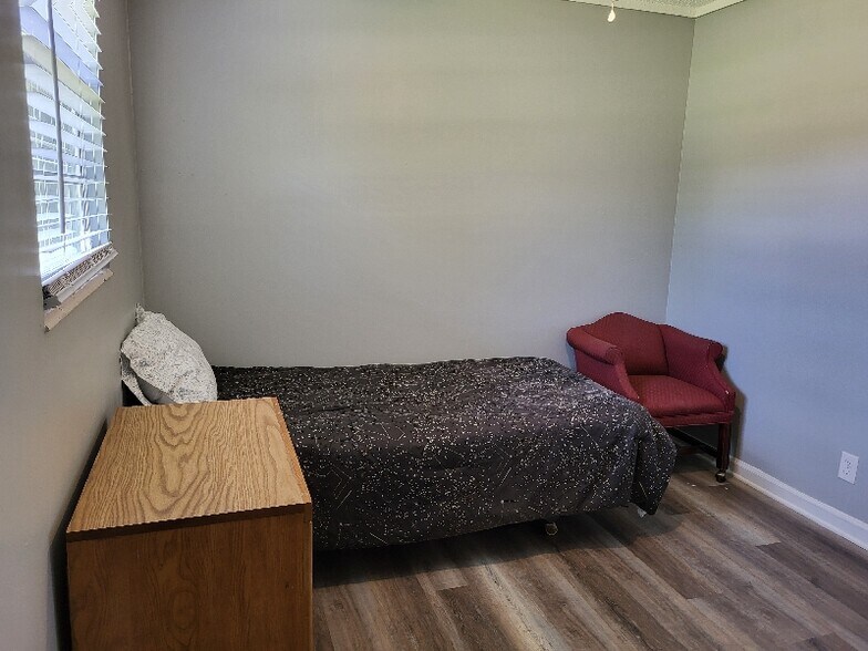 Building Photo - 7086 Queen of Hearts Ct