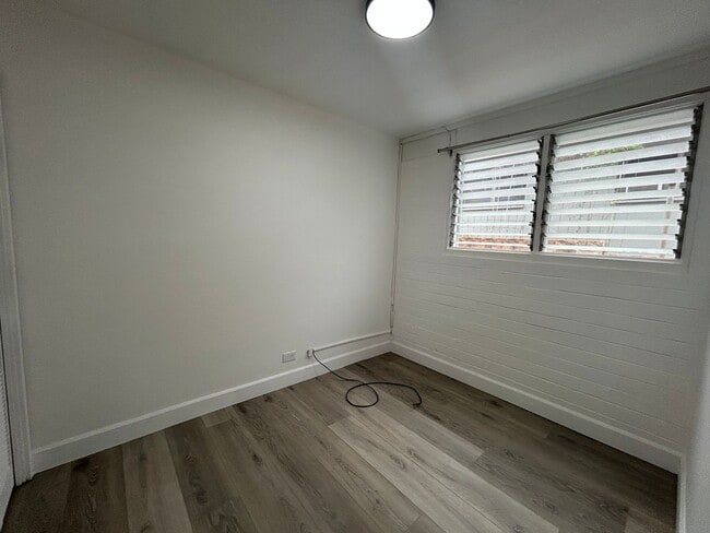 Building Photo - 2601