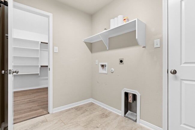 Building Photo - 3 Bedroom 2 bath in La Pointe Community