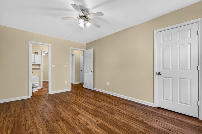 Building Photo - 6239 Lucille Dr