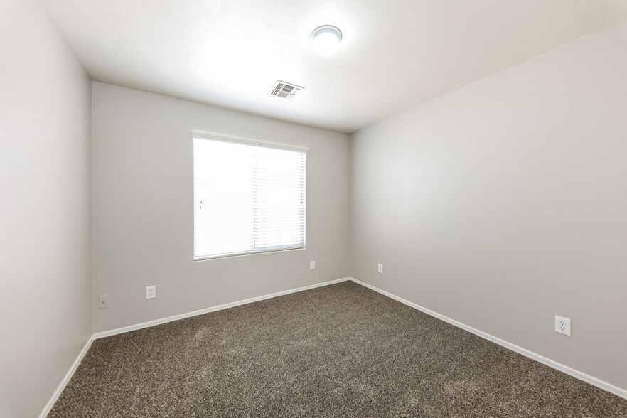 Building Photo - 6531 W Hess St