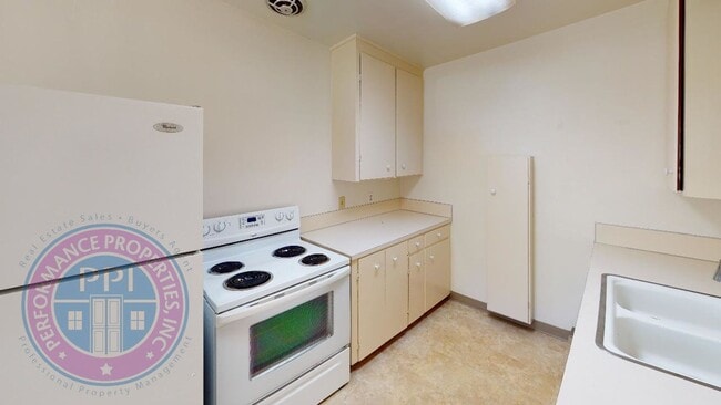 Building Photo - lac831