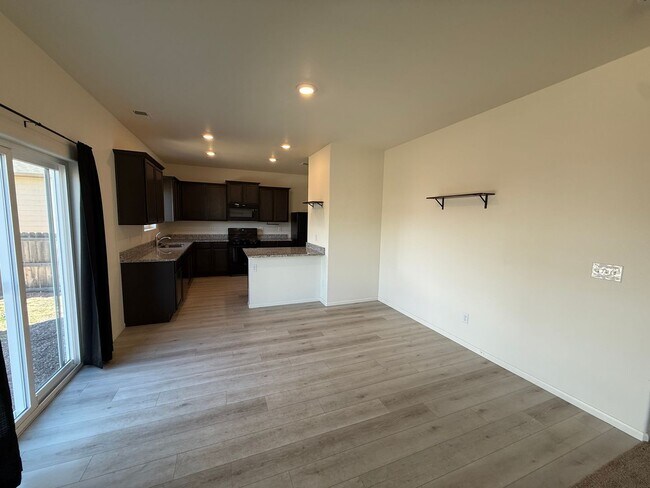 Building Photo - 3 Bed 3 Bath Home Minutes Away from Ft. Carson, Peterson SFB , & Schriever SFB!!