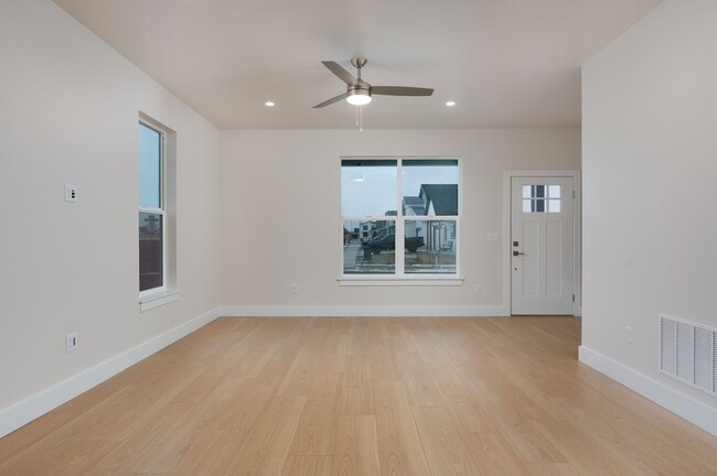 Building Photo - 4 Bed, 3 Bath - New build in Westpost, Belgrade