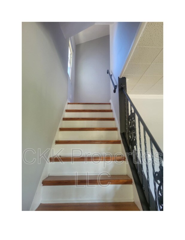 Building Photo - 4127 Lora Ave