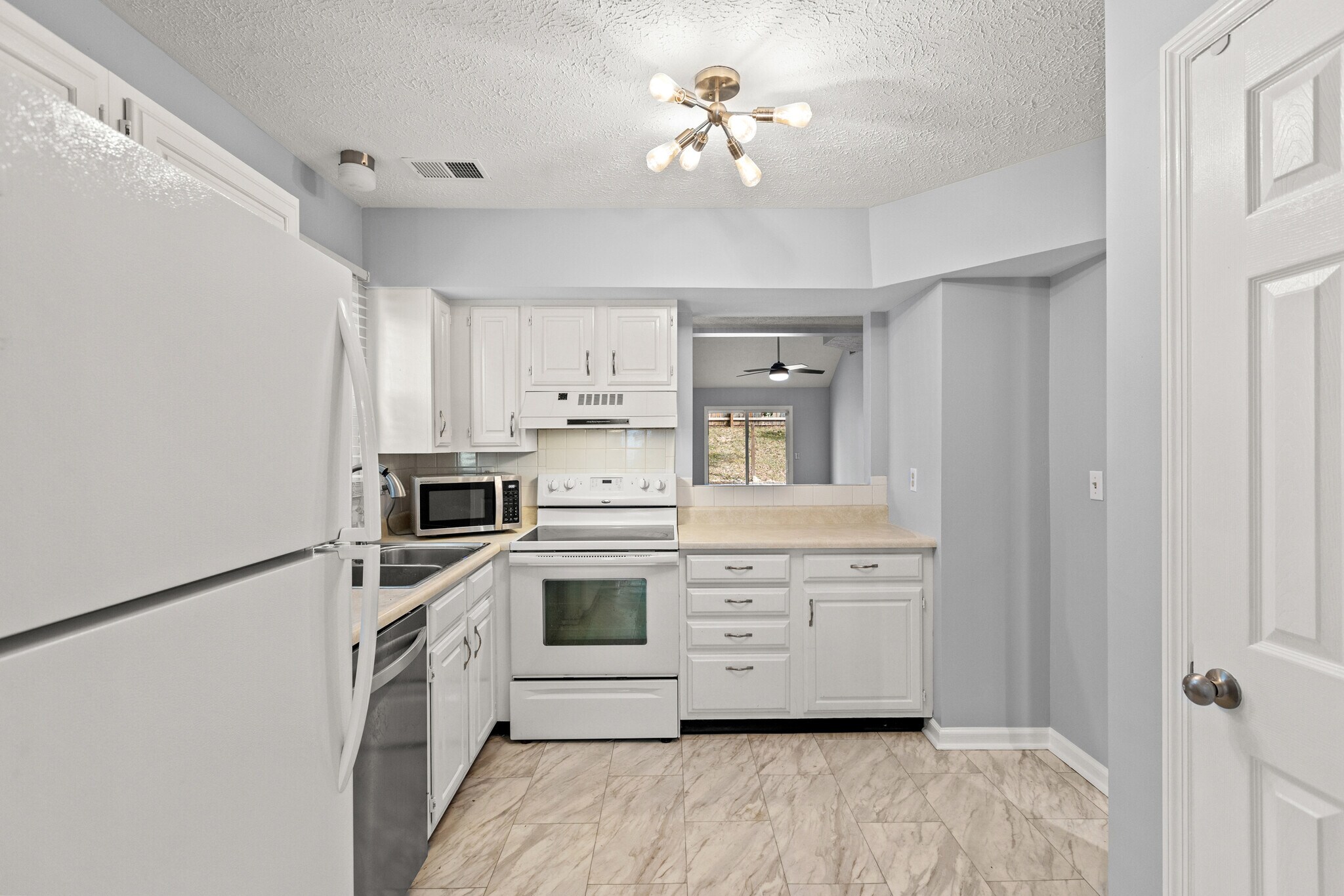 Kitchen - 1105 Jonestown Ln