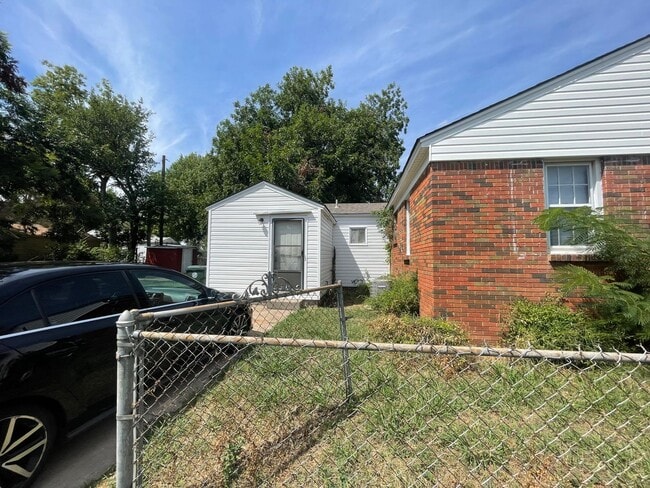 Building Photo - 3 Bedroom Midwest City Home! - Move in Deposit Free! (If Qualified)