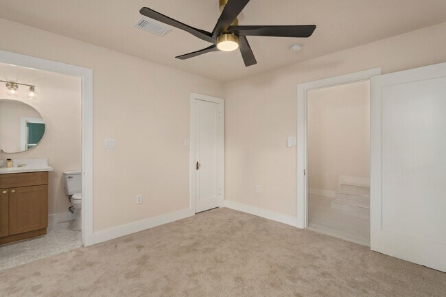 Building Photo - 918 Front St