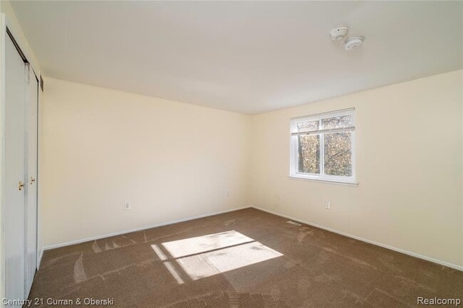 Building Photo - 44543 Savery Dr