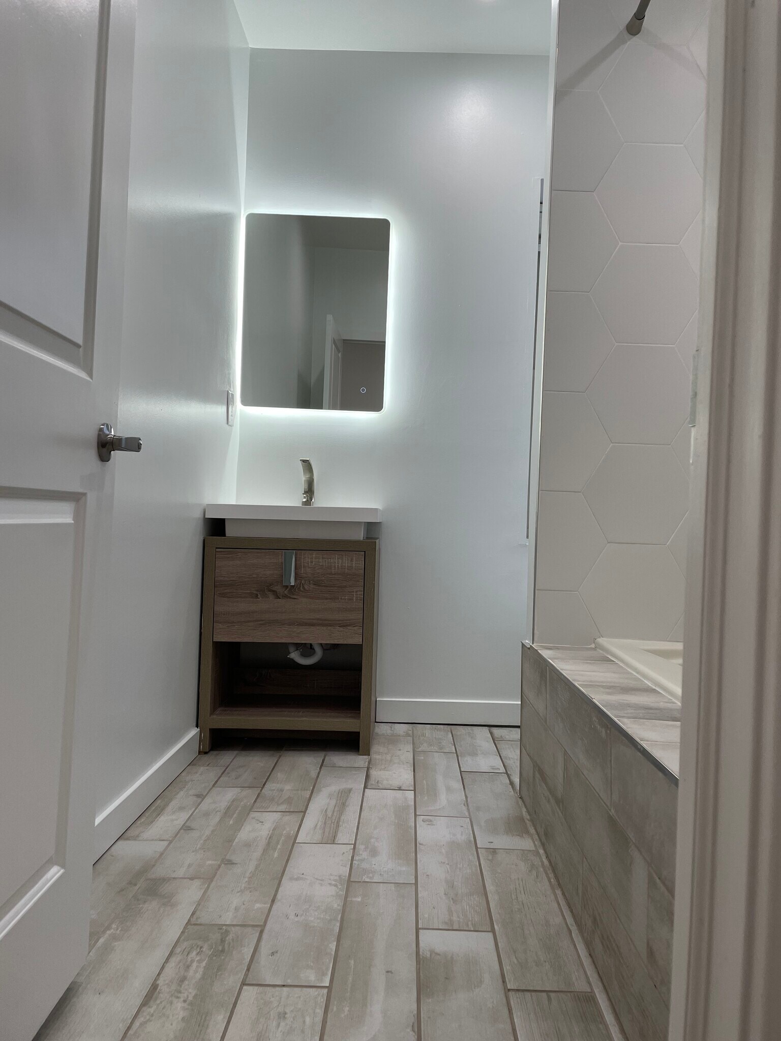 bathroom - 1105 S 47th St
