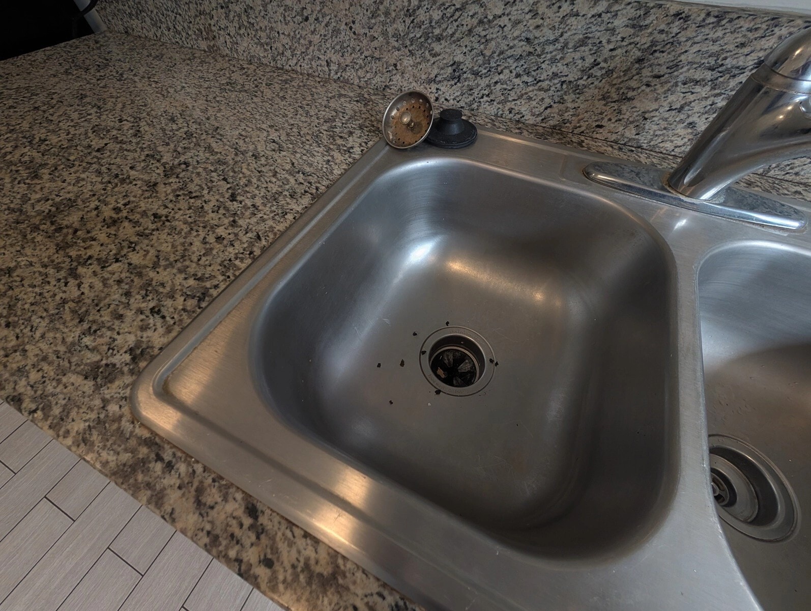 Building Photo - 4150 Hillcrest Dr