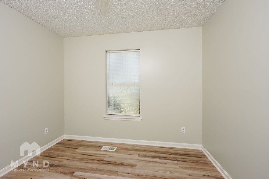 Building Photo - 1109 4th Way
