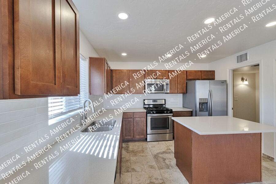 Building Photo - 3460 W Sky Ridge Loop