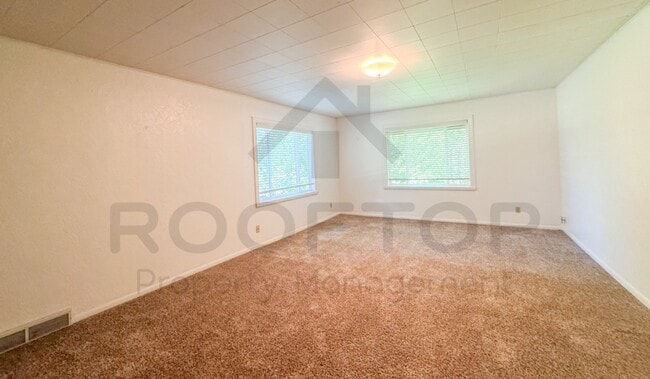 Building Photo - 206 N 200 E