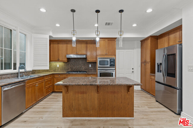 Building Photo - 9108 Heritage Way
