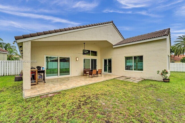Building Photo - 1063 Cedar Falls Dr