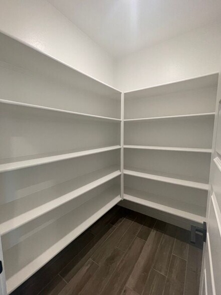 Building Photo - 20880 W Thomas Rd