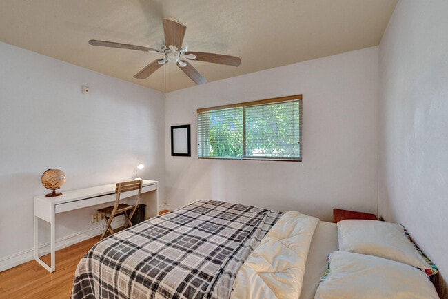 Building Photo - 1423 Holly Heights Dr
