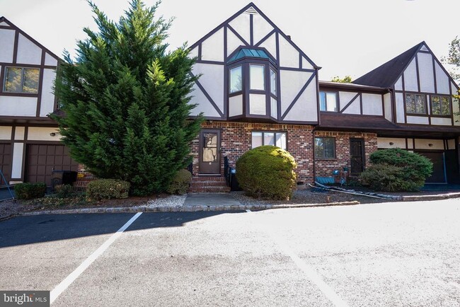 Building Photo - 5 Balamor Ln