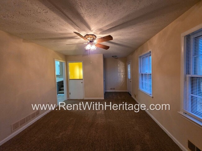 Building Photo - GREAT NEWS! 3 BEDROOM/ 2 BATH HOME WITH PARTIAL FINISHED BASEMENT