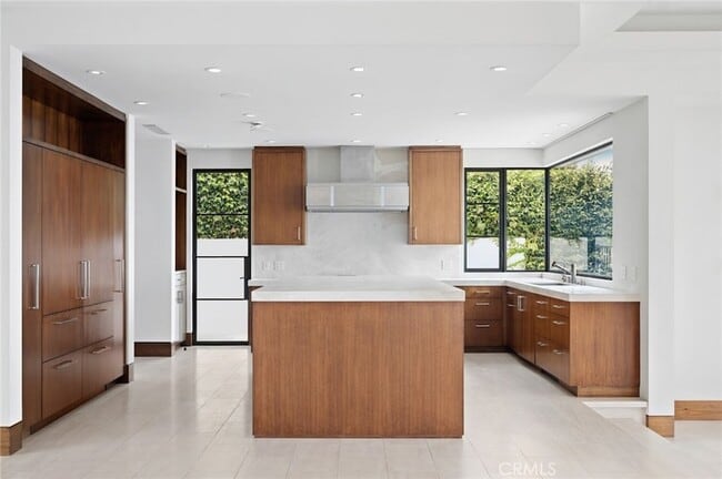 Building Photo - 1523 Dolphin Terrace