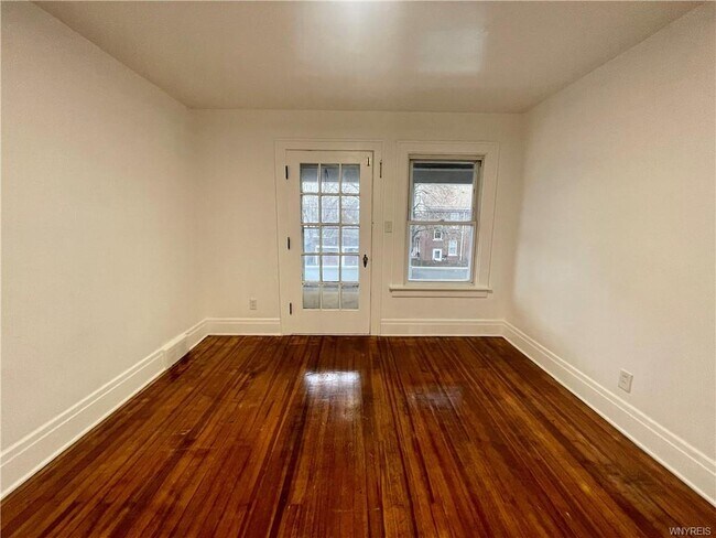 Building Photo - 434 23rd St