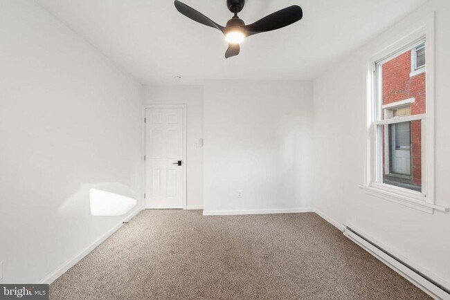 Building Photo - 4 Walnut St