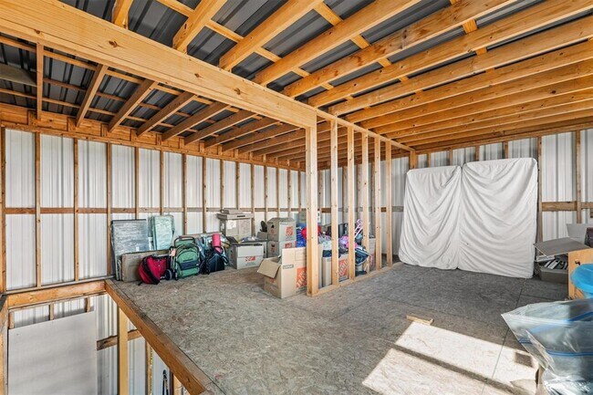 Building Photo - 110 Lakewood Dr