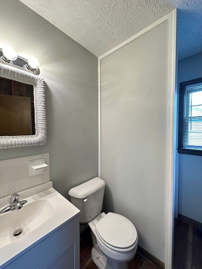Building Photo - COMING SOON! Lovely 3 BR House in Tates Creek! Garage, Fenced Backyard, Pets Ok