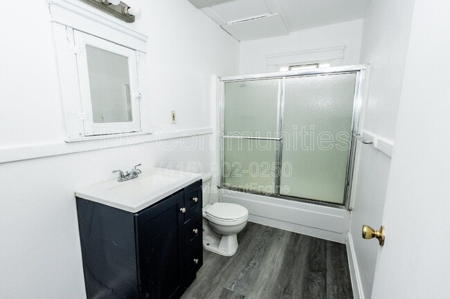 Building Photo - 3131 W 58th St