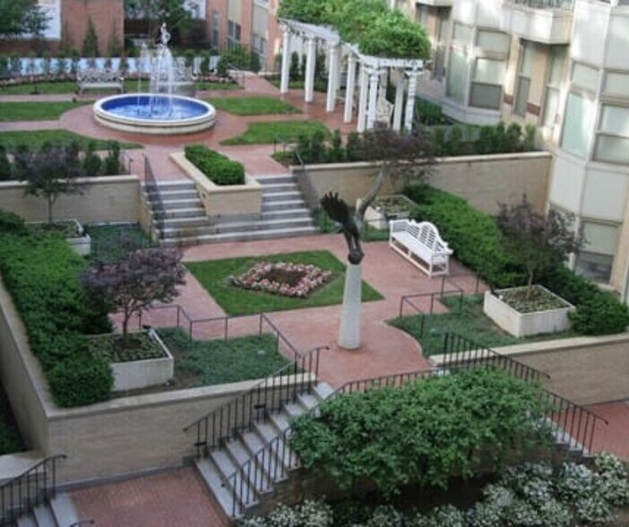 Building Photo - 690 D St NW