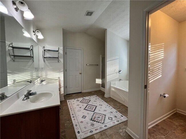 Building Photo - 789 Roxholly Ln NE