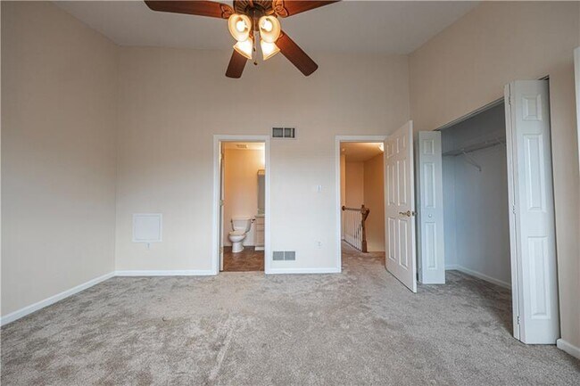 Building Photo - 222 Castle Creek Dr