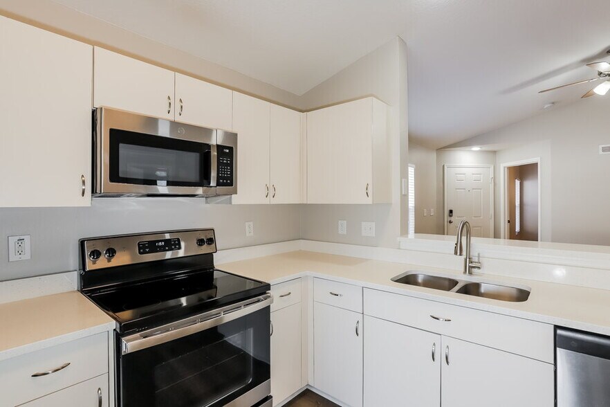 Building Photo - 2619 Golden Antler Ln