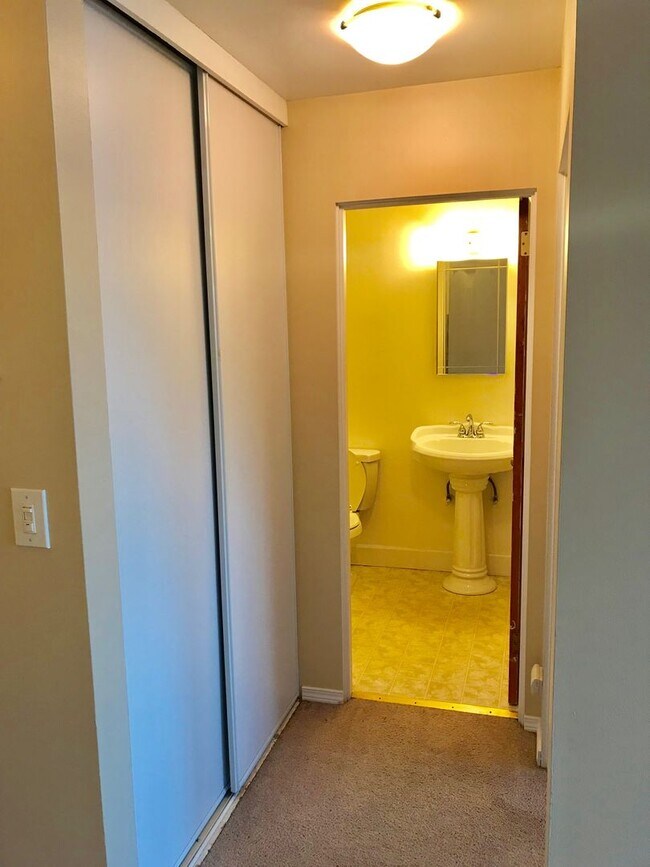 Interior Photo - Aladdin Apartments