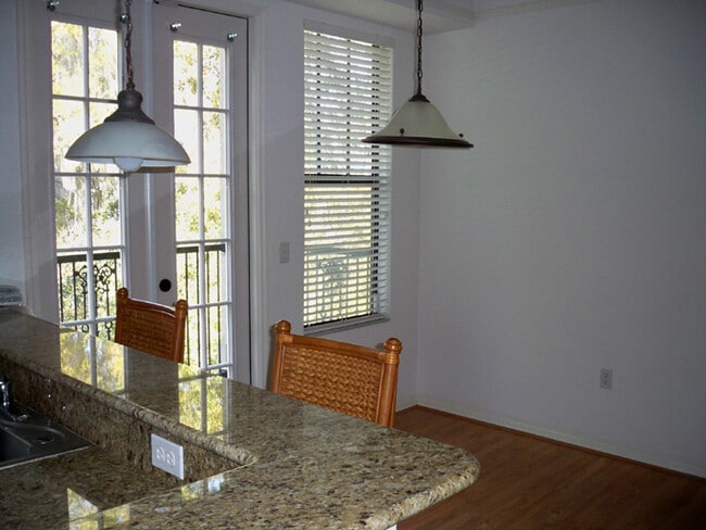 Building Photo - Saint Charles - Luxury 2 Bedroom, 2 Bathroom Condo