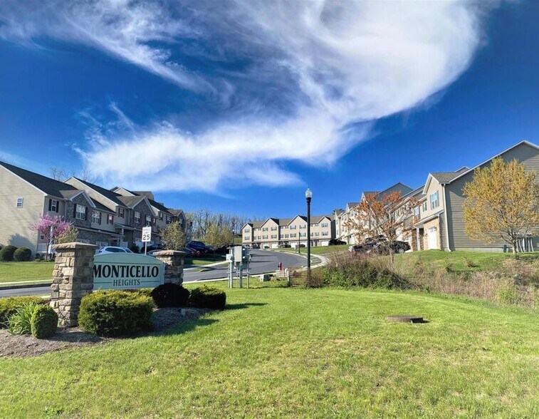 Primary Photo - Monticello Heights Townhomes