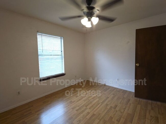 Building Photo - 12709 Burson Dr