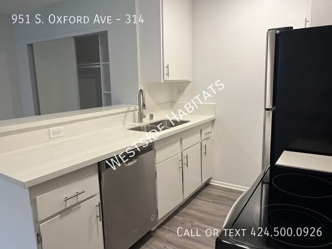 Building Photo - 951 Oxford Ave