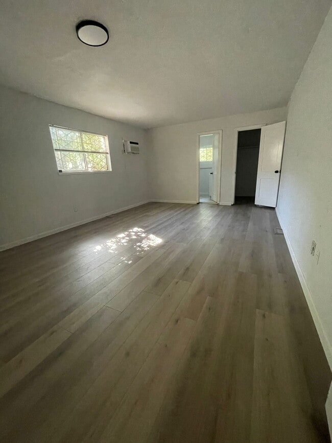Building Photo - 7722 Darnay Dr
