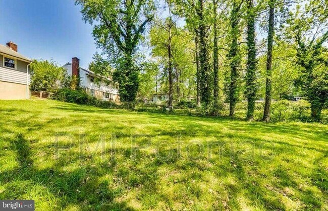 Building Photo - 5703 Kennedy St