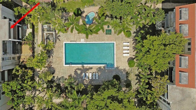 Building Photo - 6886 N Kendall Dr