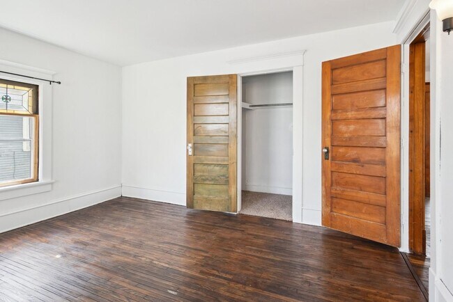 Building Photo - 246 Western Ave