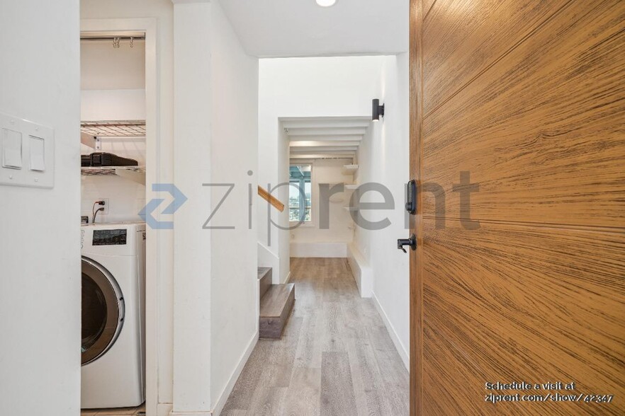 Building Photo - 132 Valmar Terrace