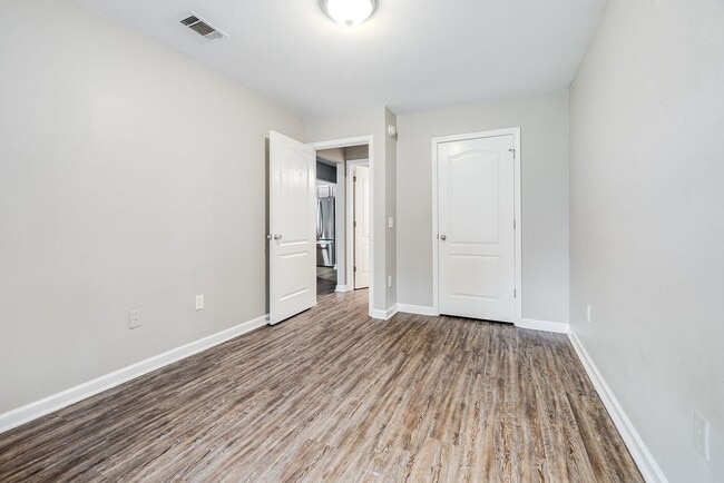 Building Photo - Charming 3BR Home/ Fenced Yard Convenient & Comfortable Living