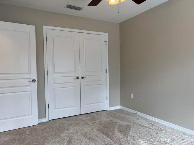 Building Photo - 8 Myrtle Oak Way