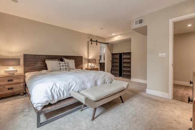 Building Photo - 3805 Keating St